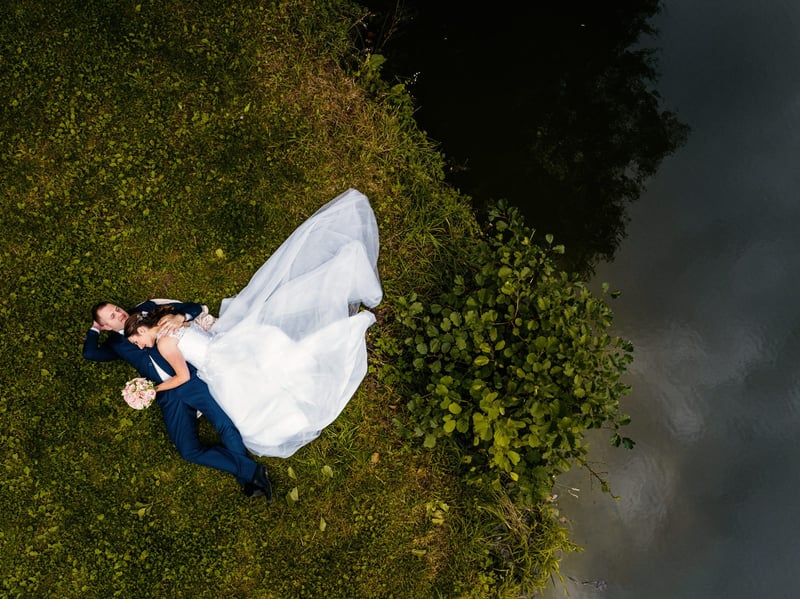 Svadobná fotografia z dronu, zaber 09