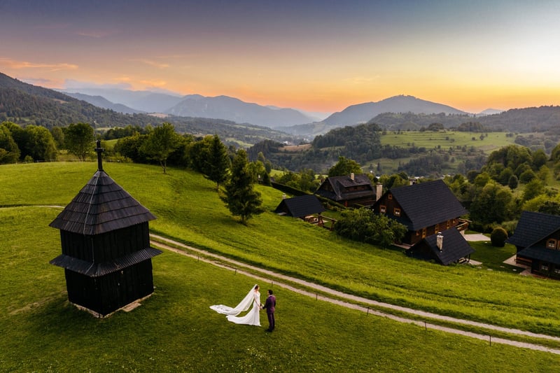 Svadobná fotografia z dronu, zaber 10